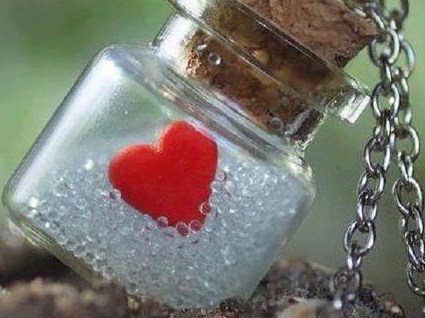 heart-bottle-love-midalion-Favim.com-470983